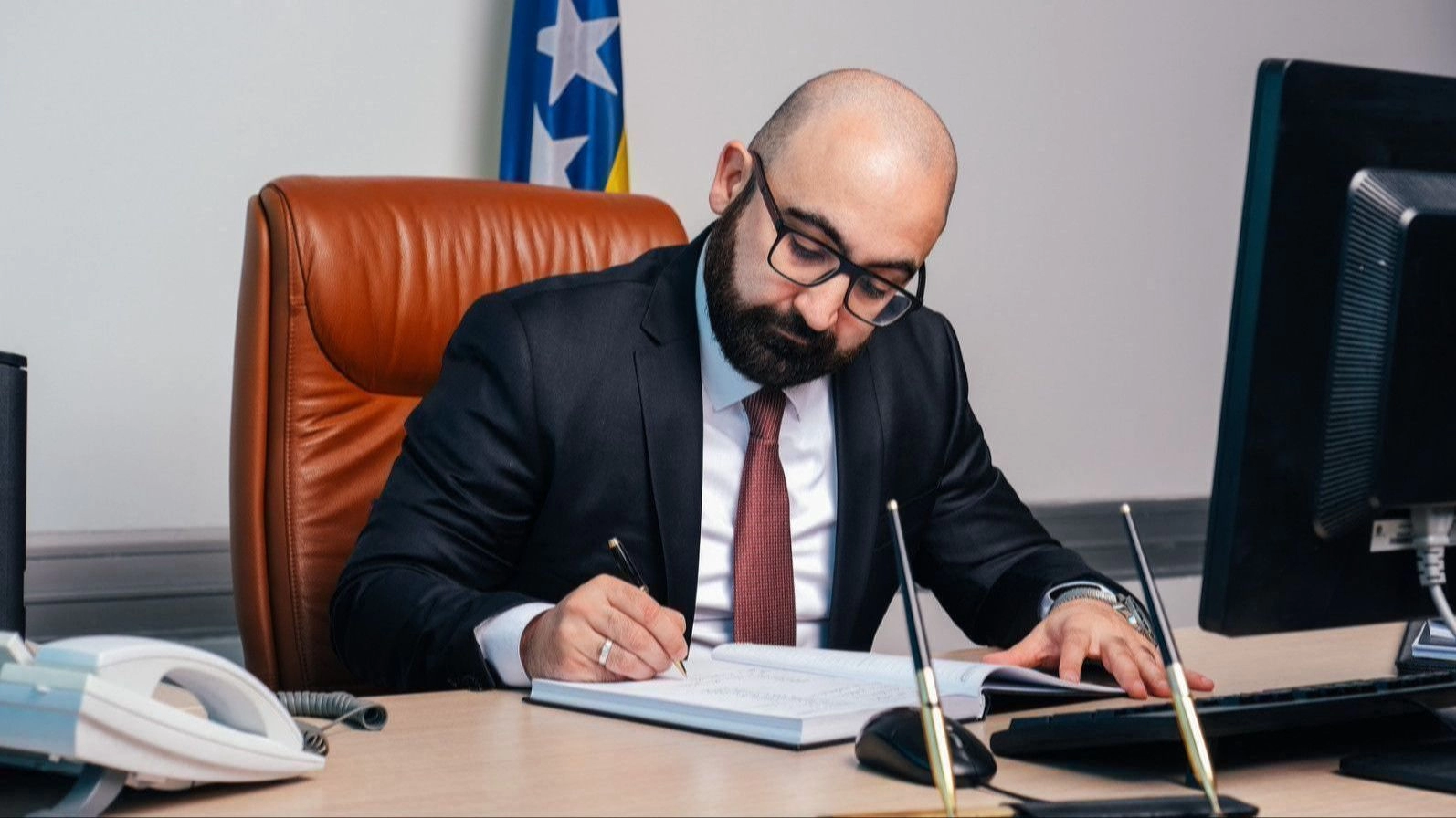 Hasanović dobio pečat: Novac za prijevremene izbore u RS-u će na vrijeme biti na računu CIK-a